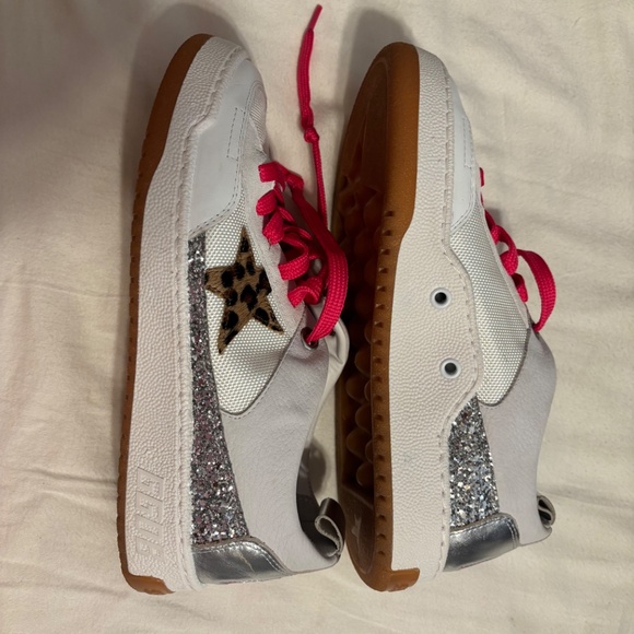 Like New Authentic Golden Goose “Yeah” Sneakers - size 37 - Picture 4 of 6